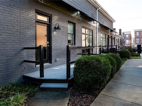 2nd image of 1708 W Cary St Unit 10