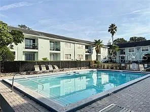 2 bed, 2.0 bath, 879 sqft, $1,395 — Photo 2