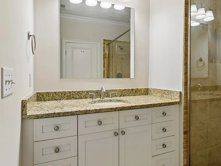 2110 Acklen Ave #101 — Photo 19