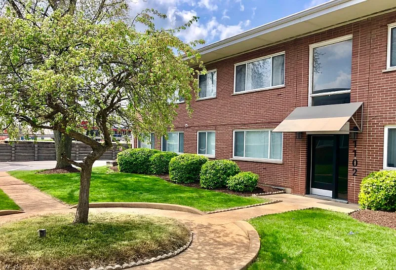 Olive Pointe — Photo 4