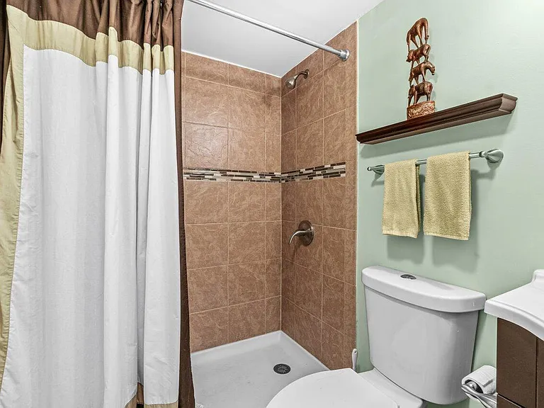 68 Suffolk Dr #68-B — Photo 15