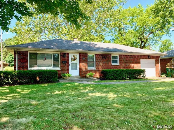 303 S Augusta St, O'Fallon, IL 62269