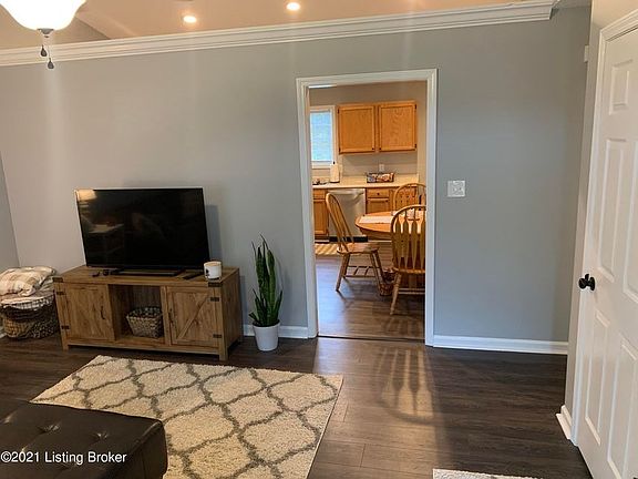 3rd image of 275 Shelton Way