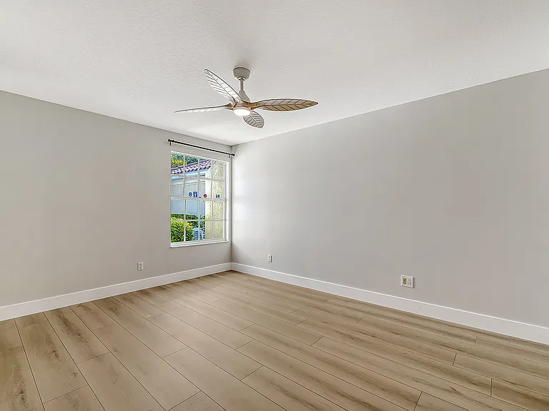 5533 Avellino Pl — Photo 20