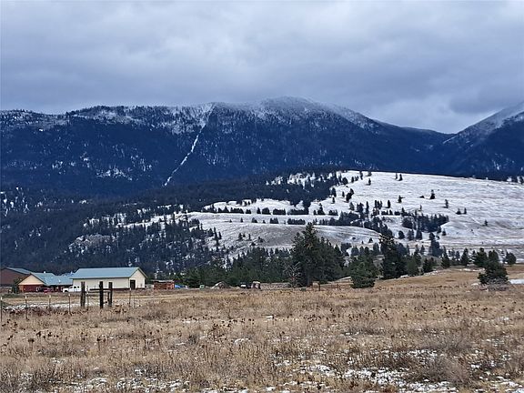 5th image of 5946 Airport Rd