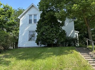 630 1/2 Galloway St, Eau Claire, WI 54703