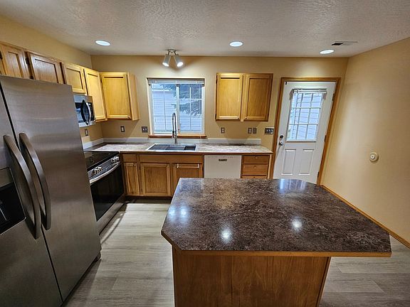 4th image of 3206 Meadow Glen Ln #F25c67753