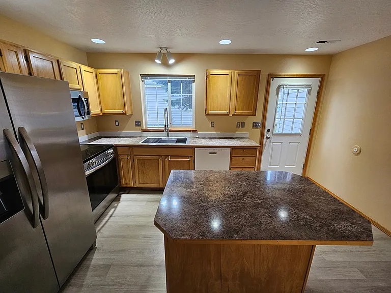 Meadow Glen Rd. — Photo 4