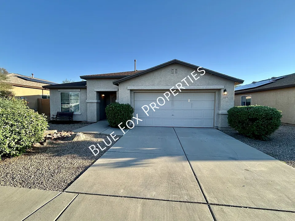 5864 E Tercel Dr