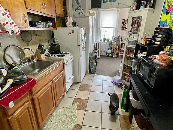 2nd image of 1709 E Park Pl APT 32
