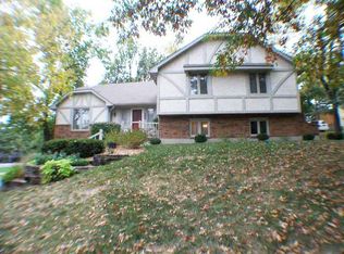 1513 NW Fox Ridge Dr, Blue Springs, MO 64015