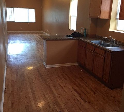 4th image of 736 N Avers Ave #1