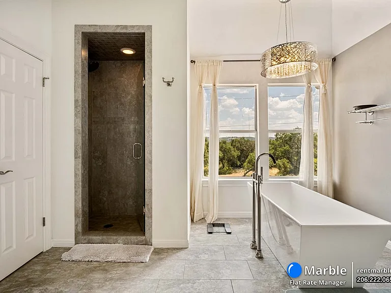 5511 Courtyard Dr — Photo 32