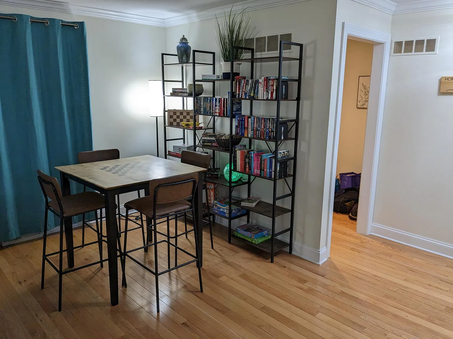 4 bed, 3122 sqft, $2,400 — Photo 2