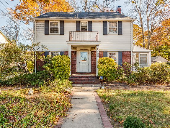 4th image of 1631 Oak St