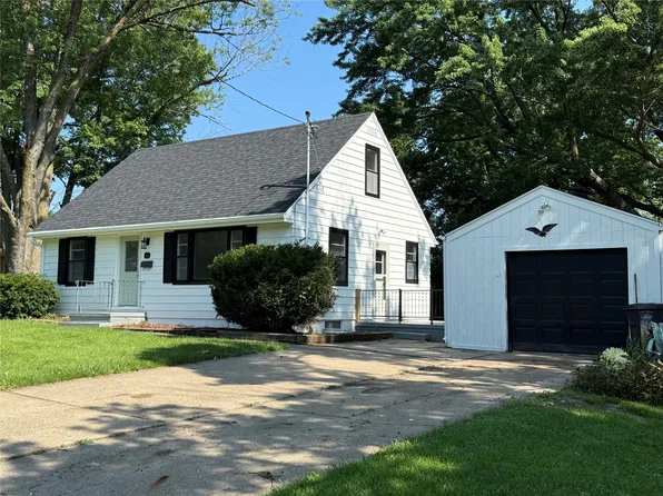 1205 Elder Ln, Des Moines, IA 50315