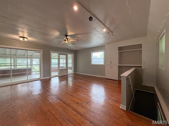 5th image of 1224 W Cape Rock Dr