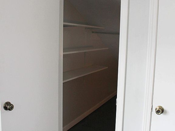 5th image of 424 E Scott Ave APT B