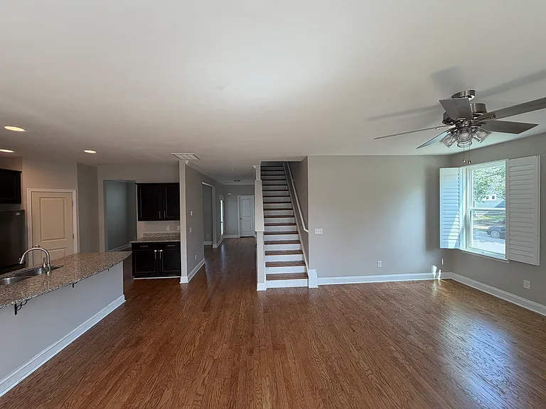 1168 Amelia Park Dr — Photo 13