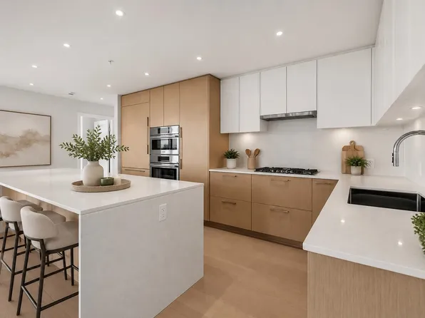 128 W 15th St #506, North Vancouver, BC V7M 1R5