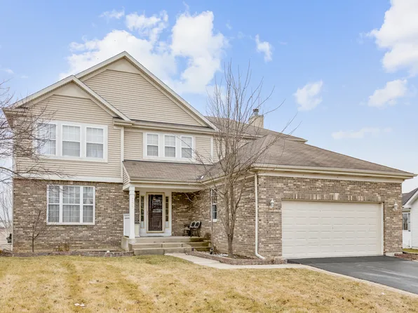 755 N Overlook Cir, Round Lake, IL 60073