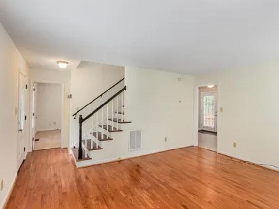 5th image of 112 Arcaro Dr