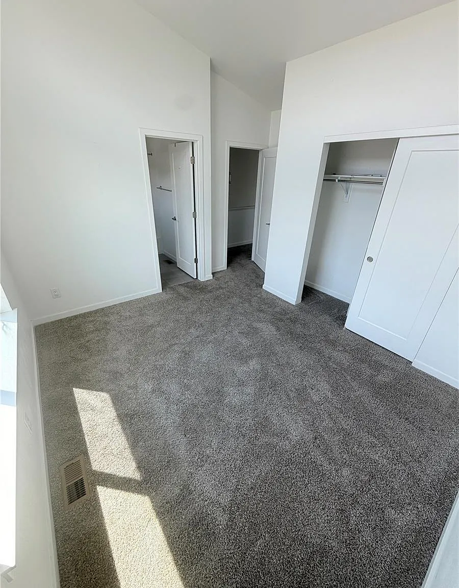 2 bed, 2.5 bath, 1273 sqft, $2,500 — Photo 4