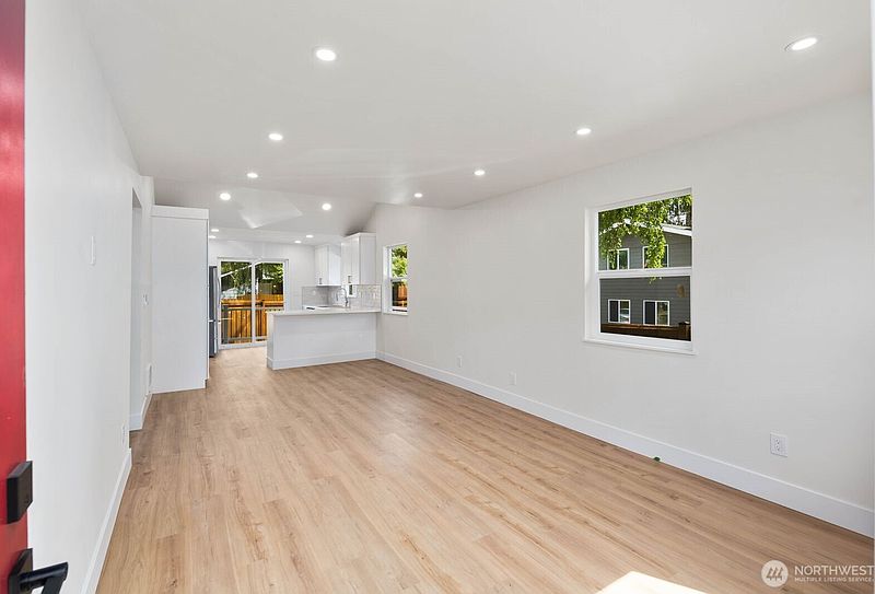 3rd image of 1710 SW 106th Street