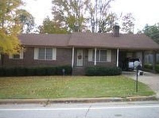 235 Lake Forest Dr, Elberton, GA 30635