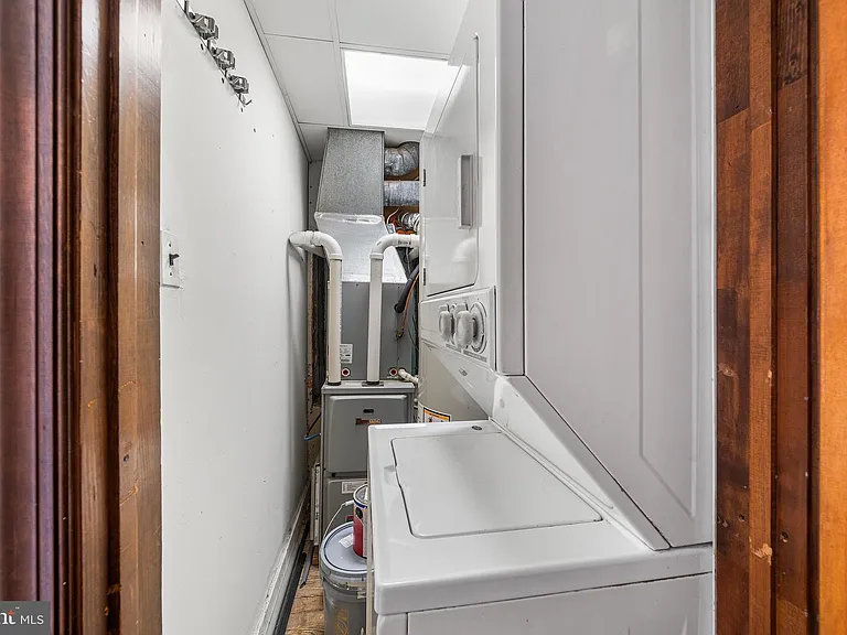 507 Catharine St #2 — Photo 15