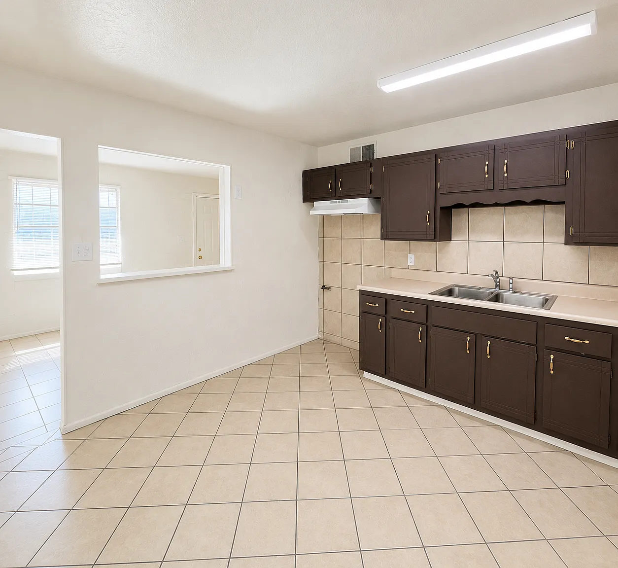 3 bed, 1038 sqft, $1,695 — Photo 4