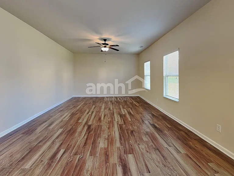 223 Maxton Ave — Photo 5