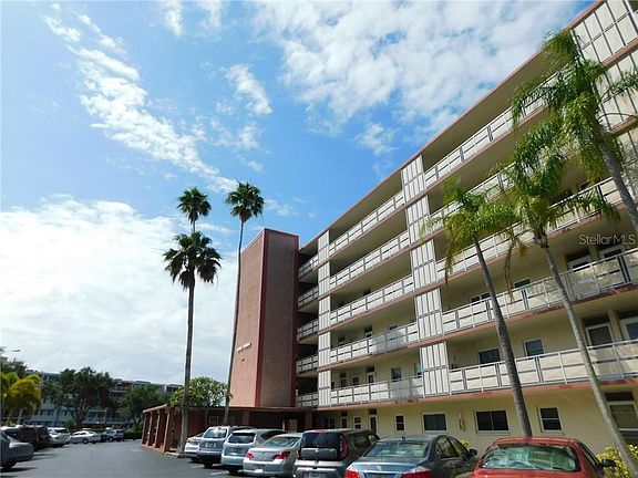 3rd image of 1868 Shore Dr S APT 406