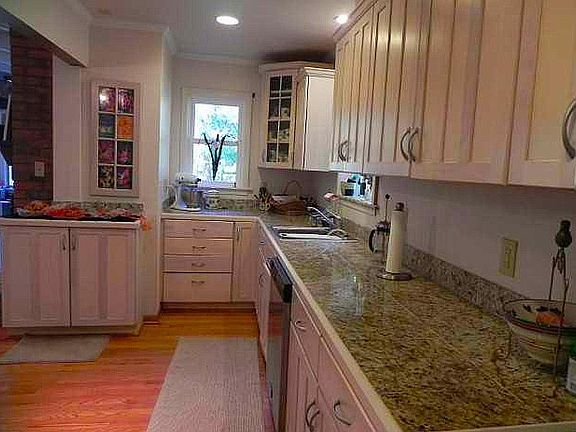 5th image of 329 Denison Dr NE