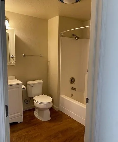301 Prescott Ave #204 — Photo 8