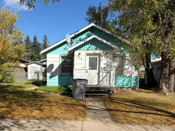 730 S 6th Ave, Wainwright, AB T9W 1C2