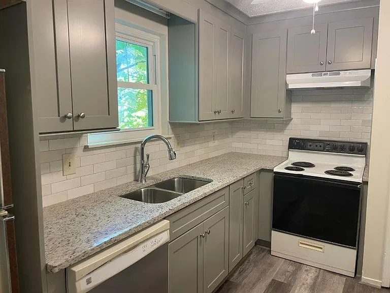 2519 Hawksbury Ln — Photo 15
