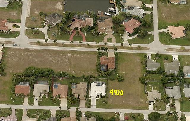 2nd image of 4918 SW 27th Pl