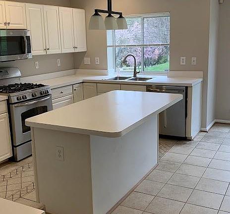 3rd image of 1614 Angelwing Dr