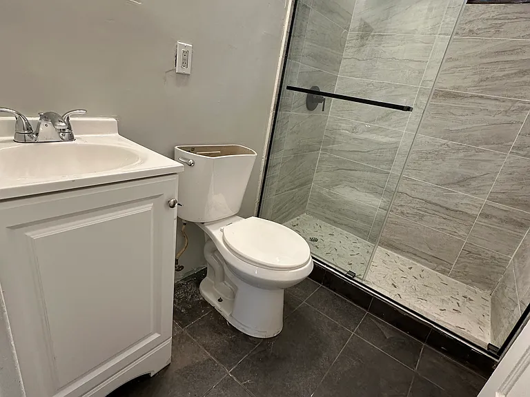 191 Buckingham St #2 — Photo 13