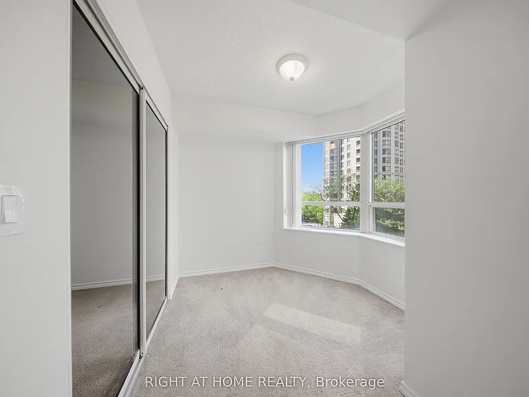 335 Webb Dr #506 — Photo 8