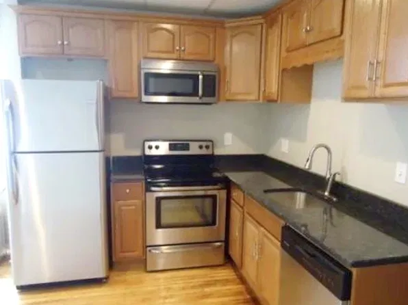 32 Dayton St #2, Worcester, MA 01609