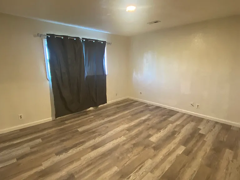 3044 Amherst Dr #4 — Photo 12