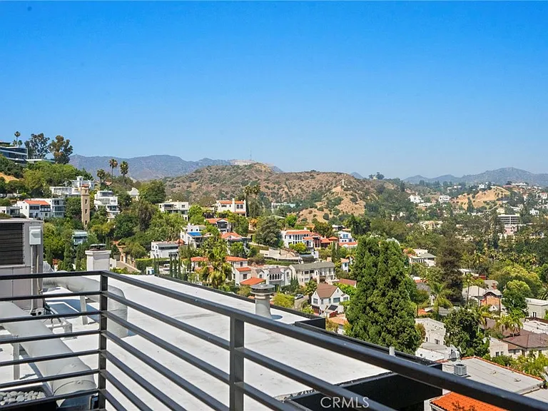 2033 Glencoe Way — Photo 33