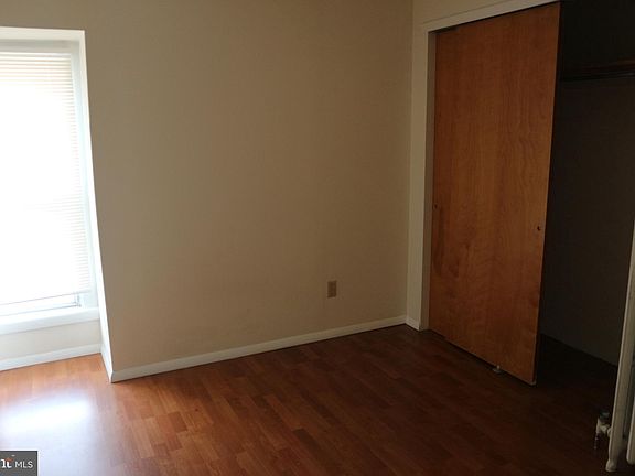 5th image of 115 W Salaignac 3rd Fl St