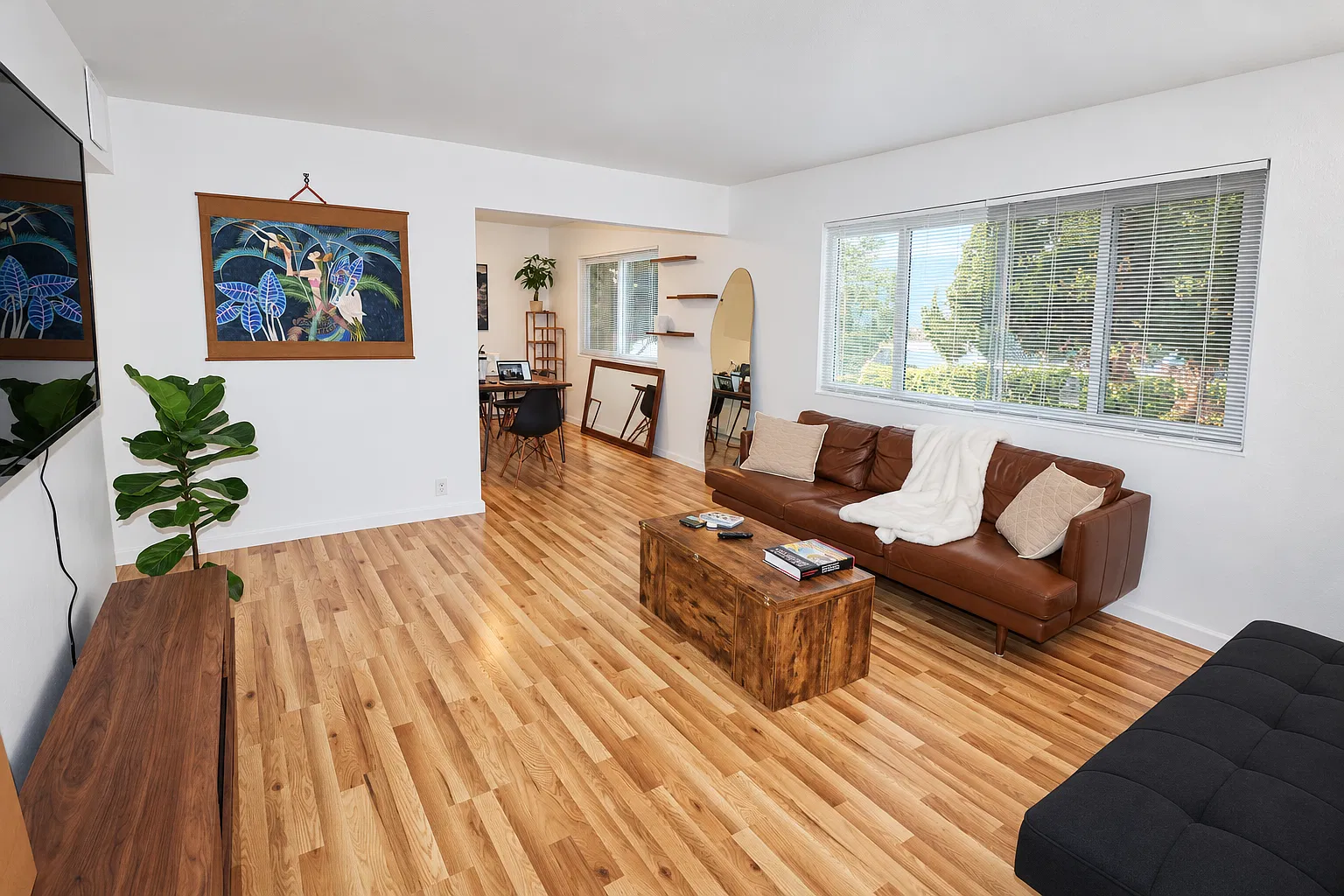 3 bed, 1200 sqft, $3,000 — Photo 2