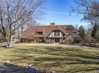 15 Chipper Rd, Saint Louis, MO 63131