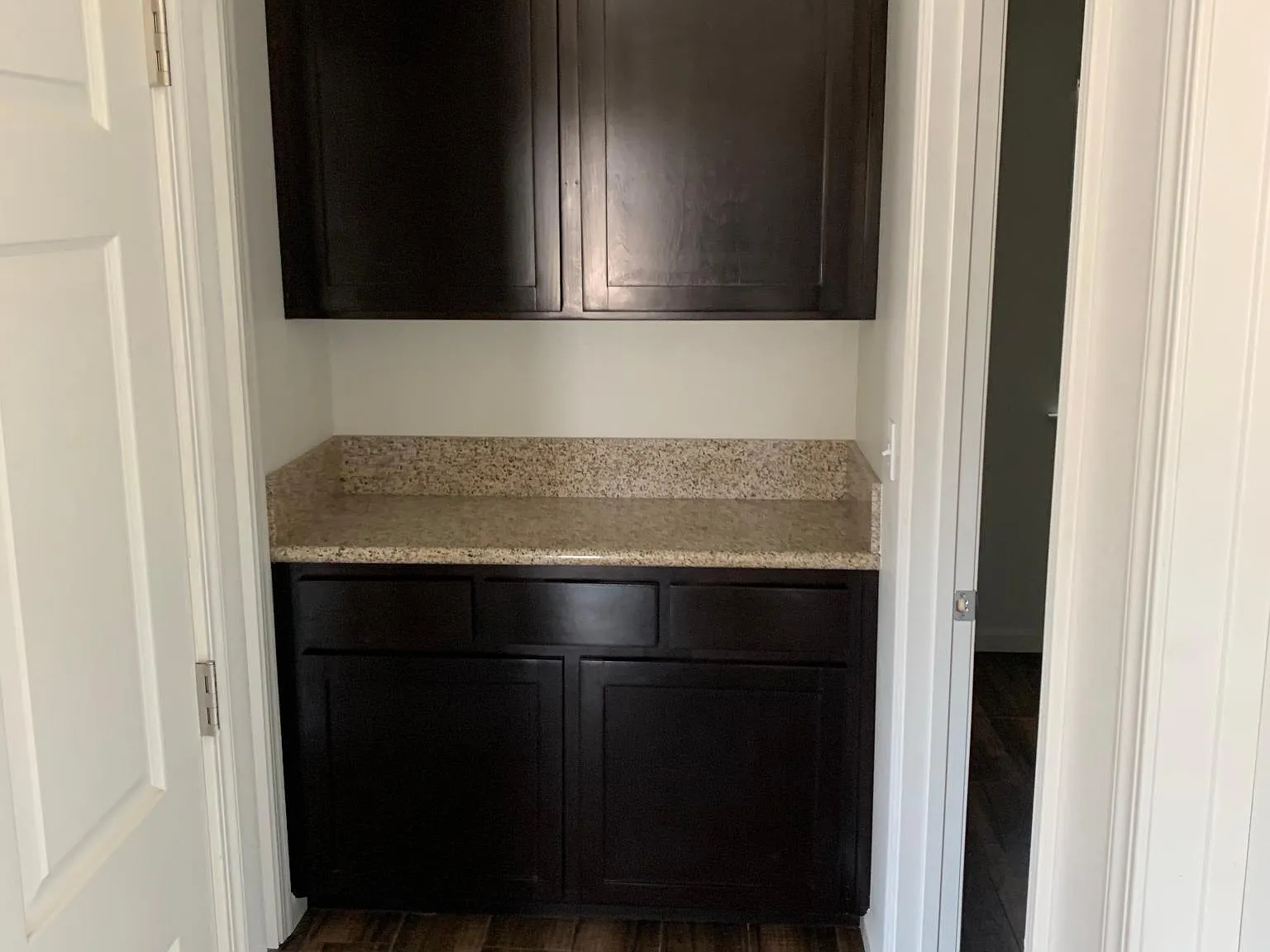 874 Greenfield Ave — Photo 4