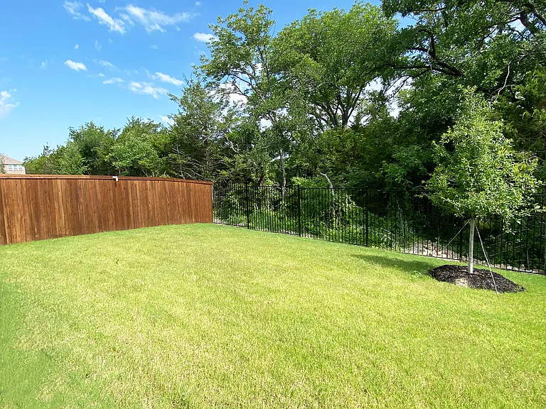 4011 Goldfinch Hvn — Photo 33