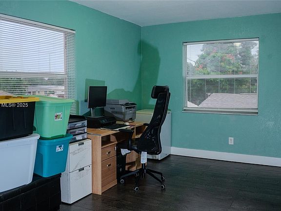 4th image of 520 NW 20th Ave